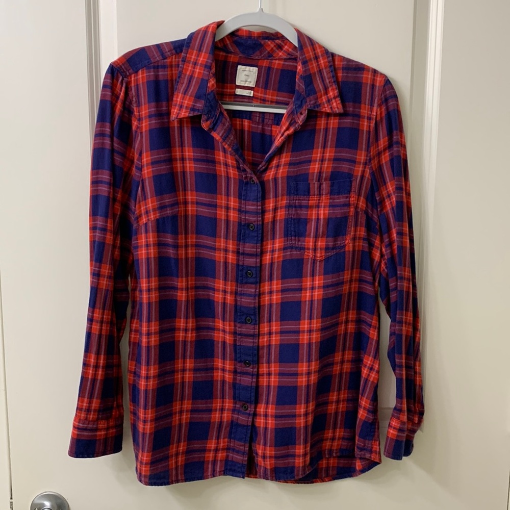GAP Lightweight Fitted Boyfriend Plaid shirt
